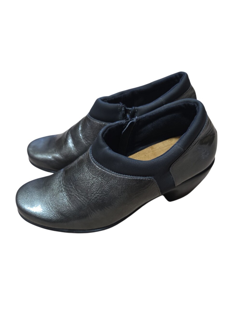 Naot women's gray patent leather ankle booties a side zipper Size US 6.5 Classic